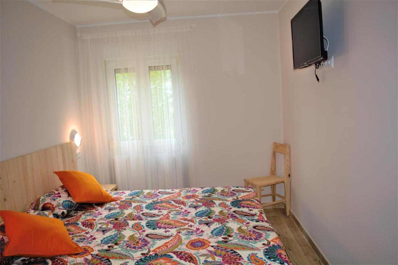 B&B Los Llanos Estella Exterior photo